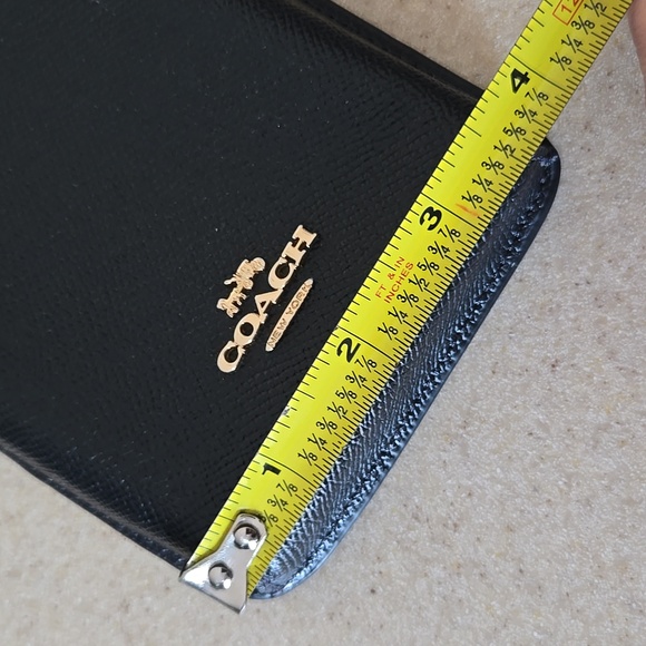 Coach crossbody phone purse - Picture 8 of 8